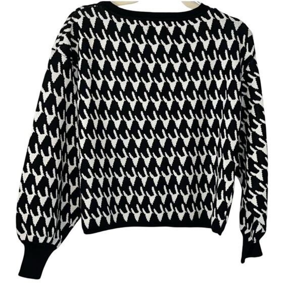 Apricot Batwing Sleeve Black And White Sweater Women’s Size Small EUC - Picture 1 of 11